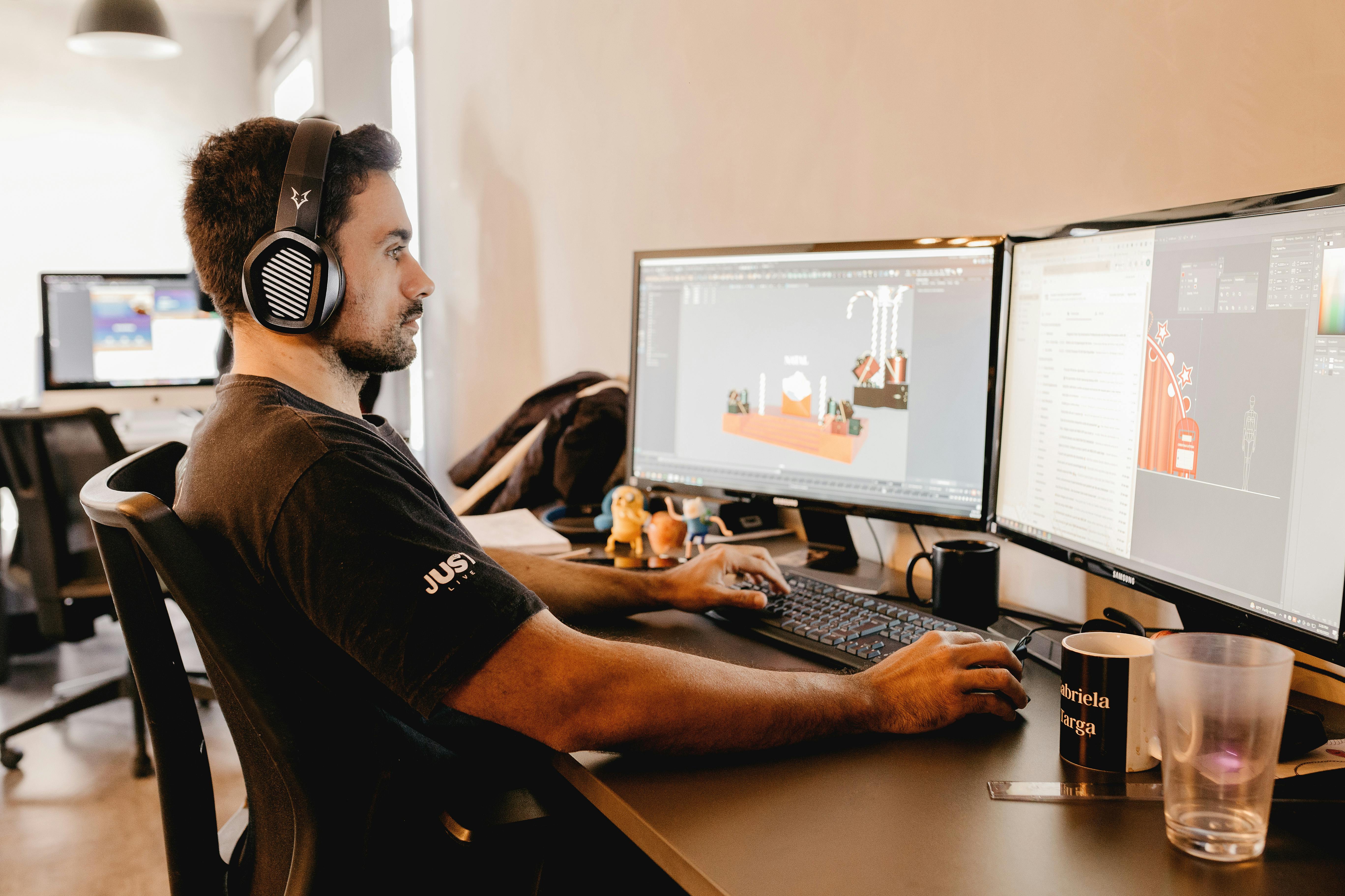 Freelancer am Laptop